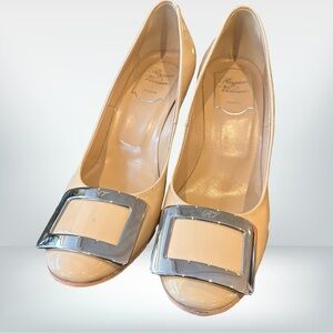 Roger Vivier Beige Patent Leather Pumps 36